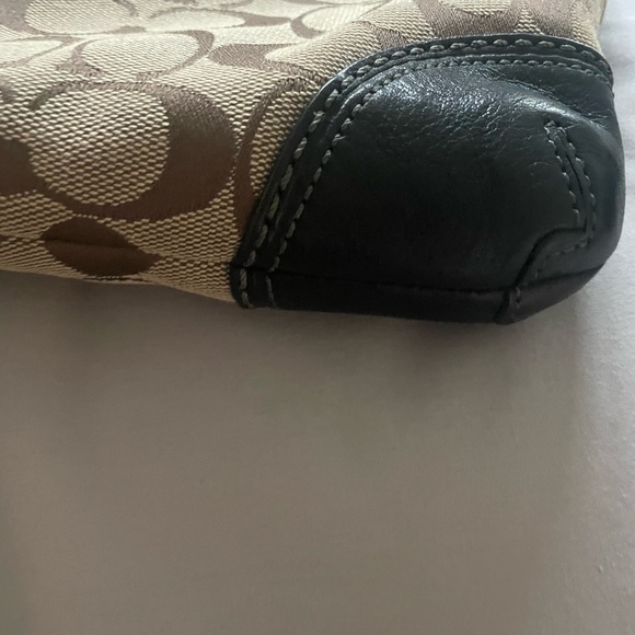 Authentic Vintage Coach bag barely used excellent condition - Picture 3 of 6